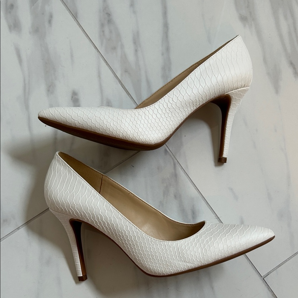 Jessica Simpson White Textured Heels